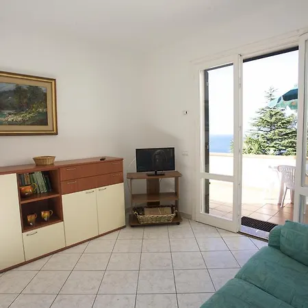 Apartament Bougainvillea Primo Piano - Goelba Zanca