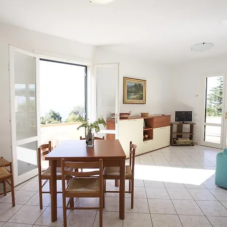 Apartament Bougainvillea Primo Piano - Goelba *