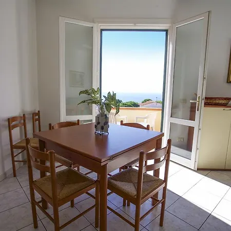 Apartament Bougainvillea Primo Piano - Goelba