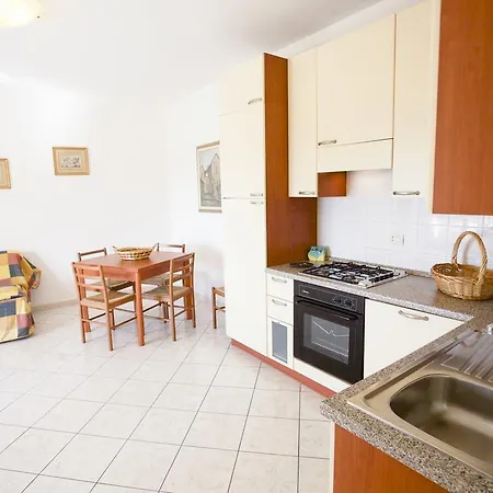 Apartament Bougainvillea Primo Piano - Goelba *