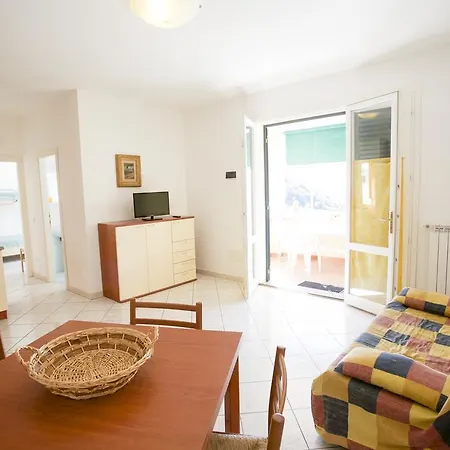 Apartament Bougainvillea Primo Piano - Goelba *